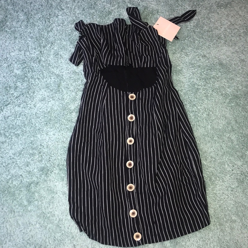 Kittenish dress size small brand new